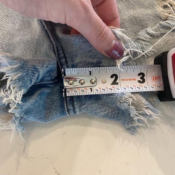 AGOLDE Jaden Shorts Distressed Jean Shorts Size 25‎ - Picture 9 of 9